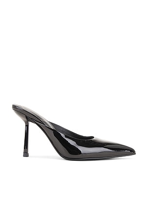 Ines Heel Michael Costello